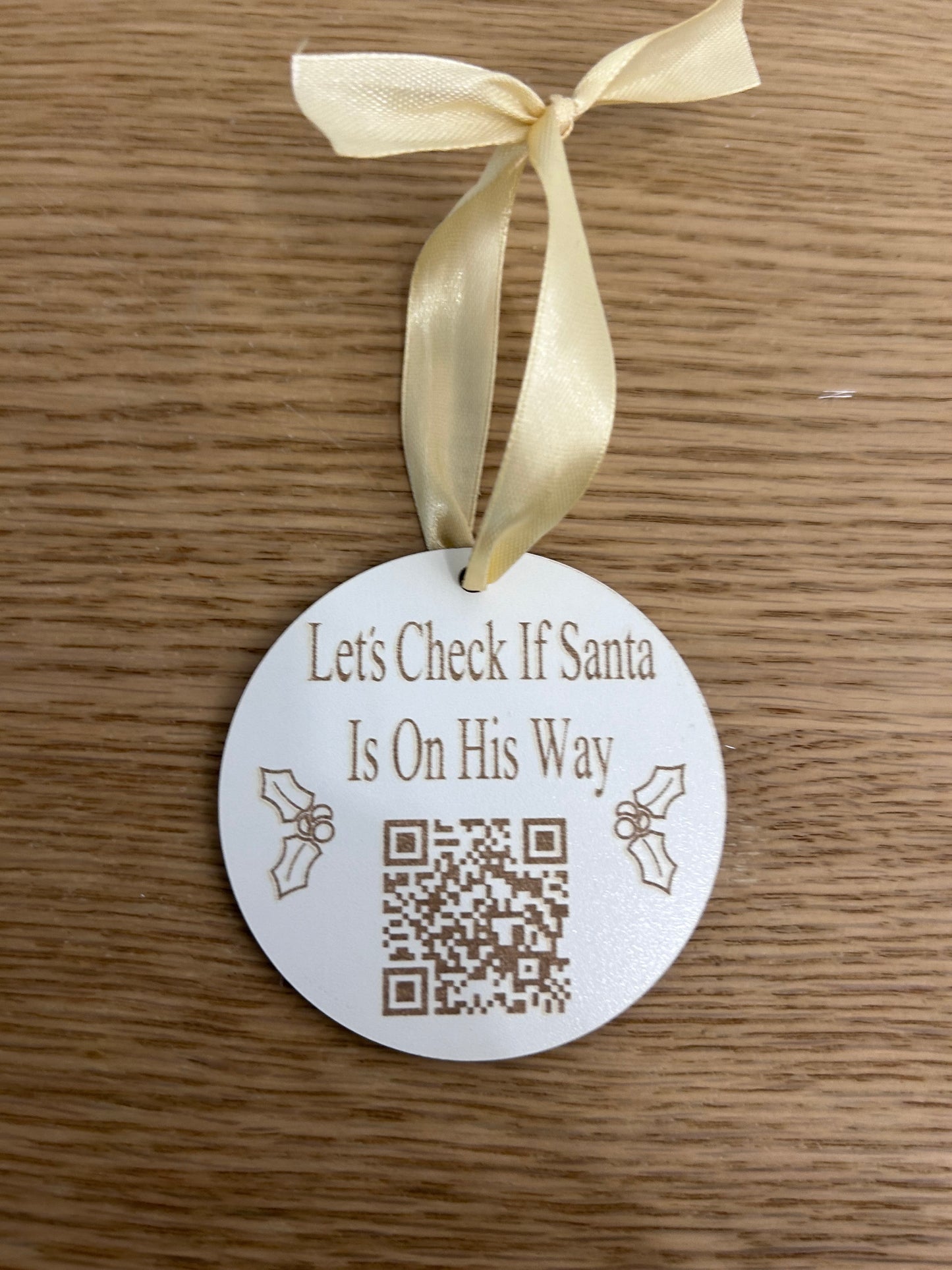Santa Tracker QR Code Bauble